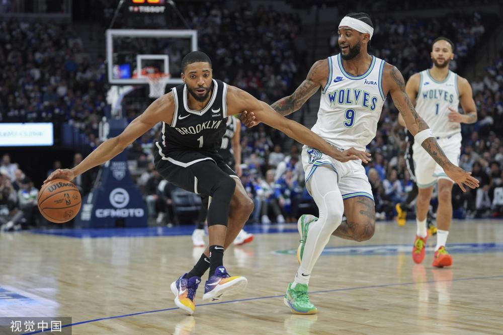 教练团队必 教练团队必